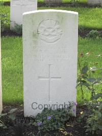 Irish House Cemetery - Baldock, W T