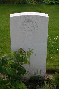Dozinghem Military Cemetery - Adams, Frank