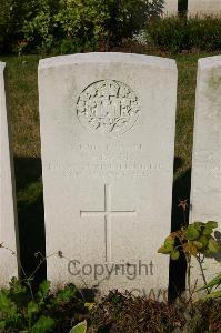 Dozinghem Military Cemetery - Adams, J