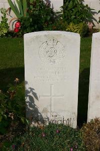 Dozinghem Military Cemetery - Adey, W J