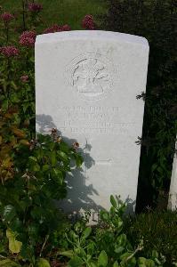 Dozinghem Military Cemetery - Aindow, J