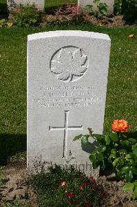 Dozinghem Military Cemetery - Aird, J D