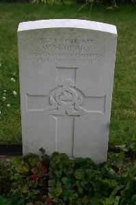 Dozinghem Military Cemetery - Berry, W H