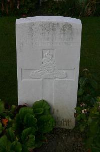 Dozinghem Military Cemetery - Burlington, Thomas