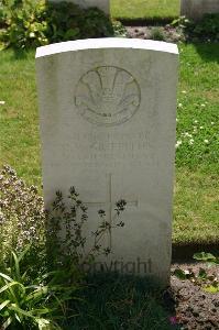 Dozinghem Military Cemetery - Griffiths, Robert William