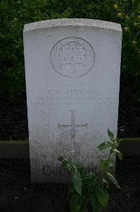 Dozinghem Military Cemetery - Haynes, Colin William