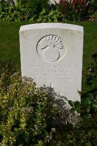 Dozinghem Military Cemetery - Horgan, Arthur Henry