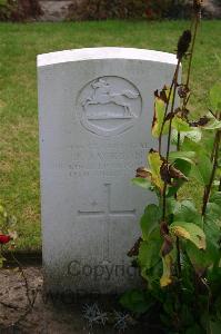 Dozinghem Military Cemetery - Jackson, J