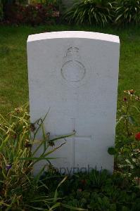 Dozinghem Military Cemetery - Milbourn, Charles Cecil