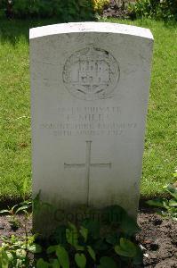 Dozinghem Military Cemetery - Miles, F