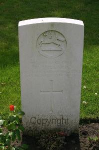 Dozinghem Military Cemetery - Millard, William