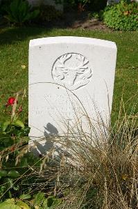 Dozinghem Military Cemetery - Milne, Arthur