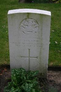 Dozinghem Military Cemetery - Milner, J