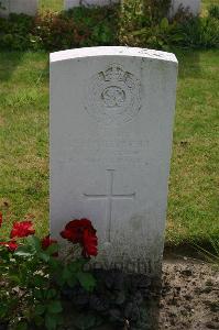 Dozinghem Military Cemetery - Mitchell, Patrick James