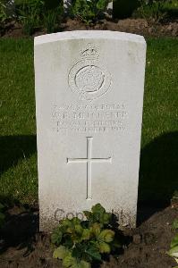 Dozinghem Military Cemetery - Mitchener, W F