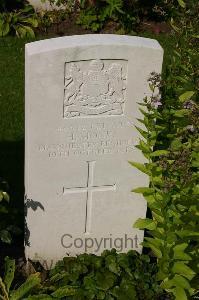 Dozinghem Military Cemetery - Monks, H