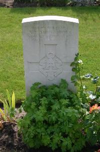 Dozinghem Military Cemetery - Moorcroft, Arthur Thomas