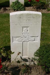 Dozinghem Military Cemetery - Moore, Silas