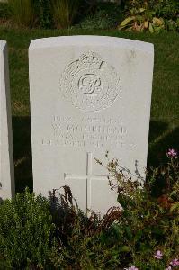 Dozinghem Military Cemetery - Moorhead, William