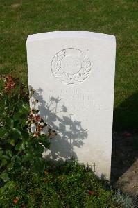 Dozinghem Military Cemetery - Morris, Harold Percival