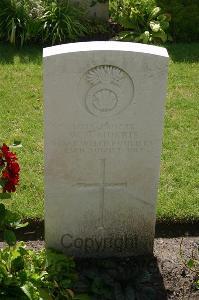 Dozinghem Military Cemetery - Morris, W M