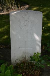 Dozinghem Military Cemetery - Morrison, R