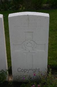Dozinghem Military Cemetery - Moss, J R