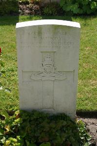 Dozinghem Military Cemetery - Mundy, E