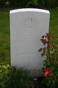 Dozinghem Military Cemetery - Myers, Thomas Wrightson