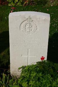Dozinghem Military Cemetery - Neal, Reginald Thomas