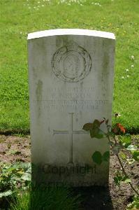 Dozinghem Military Cemetery - Nelson, P