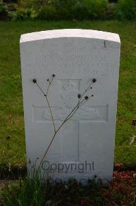 Dozinghem Military Cemetery - Newman, Frank