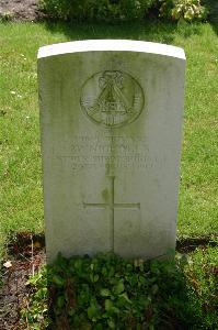 Dozinghem Military Cemetery - Nicholls, W