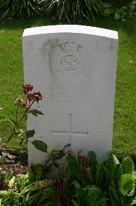 Dozinghem Military Cemetery - Nicholls, W J