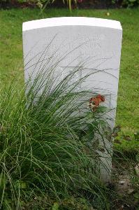 Dozinghem Military Cemetery - Nickson, Cuthbert Benedict