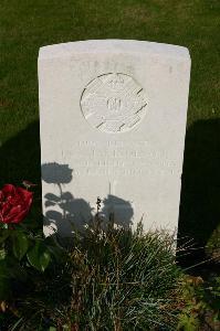 Dozinghem Military Cemetery - Nicolson, J S W