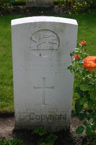 Dozinghem Military Cemetery - Nightingale, F