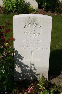 Dozinghem Military Cemetery - Niven, G
