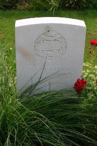Dozinghem Military Cemetery - Ouseley, J E
