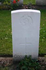 Dozinghem Military Cemetery - Outhwaite, Richard