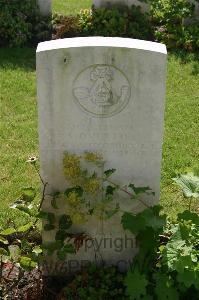 Dozinghem Military Cemetery - Overton, Samuel