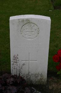 Dozinghem Military Cemetery - Padbury, H