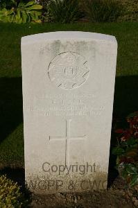 Dozinghem Military Cemetery - Park, F