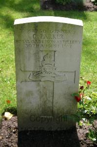 Dozinghem Military Cemetery - Parker, C