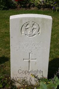 Dozinghem Military Cemetery - Parker, E J