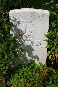 Dozinghem Military Cemetery - Parkinson, George