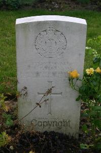 Dozinghem Military Cemetery - Parkinson, J R