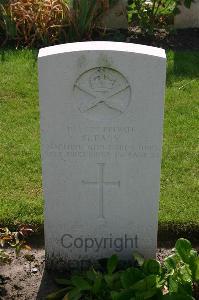 Dozinghem Military Cemetery - Pass, George