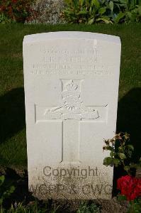 Dozinghem Military Cemetery - Paterson, John Bishop