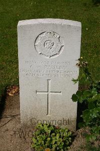 Dozinghem Military Cemetery - Pauley, C W